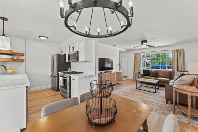 8913 Ramstad Ave, Fair Oaks, CA 95628