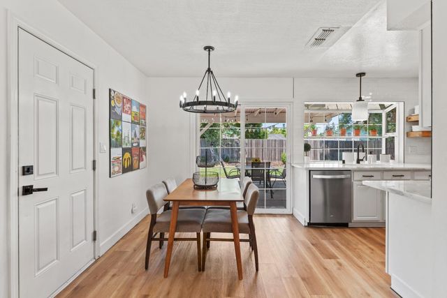 8913 Ramstad Ave, Fair Oaks, CA 95628