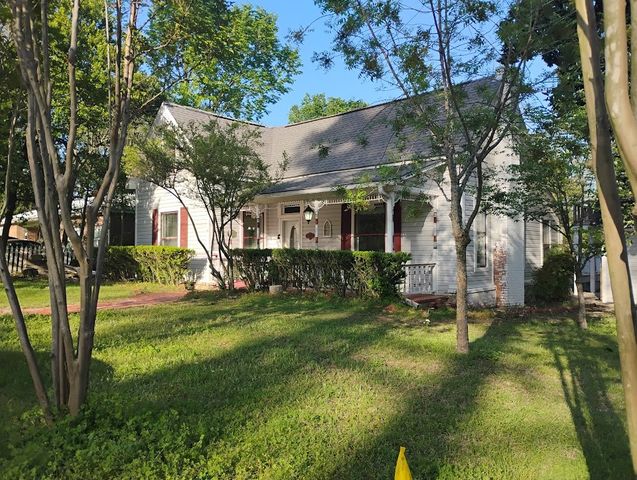 504 N Newsom Street, Mineola, TX 75773