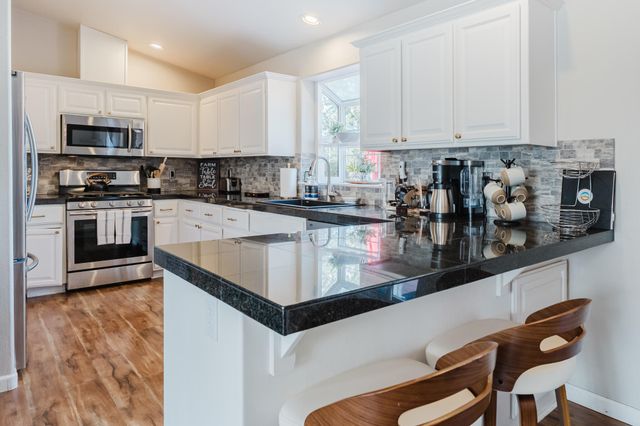 929 NE Lena Place, Bend, OR 97701