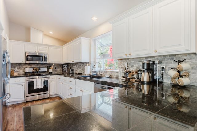 929 NE Lena Place, Bend, OR 97701