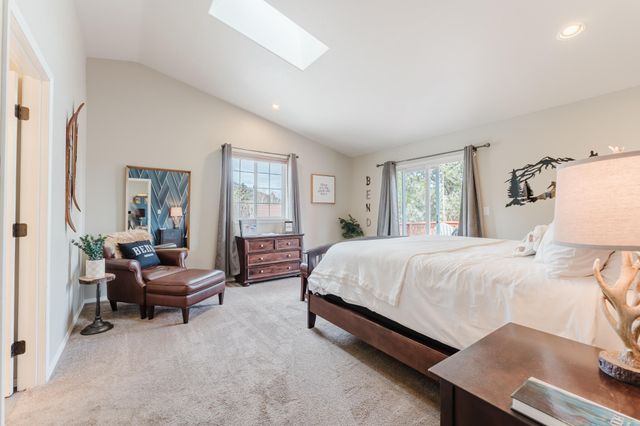 929 NE Lena Place, Bend, OR 97701