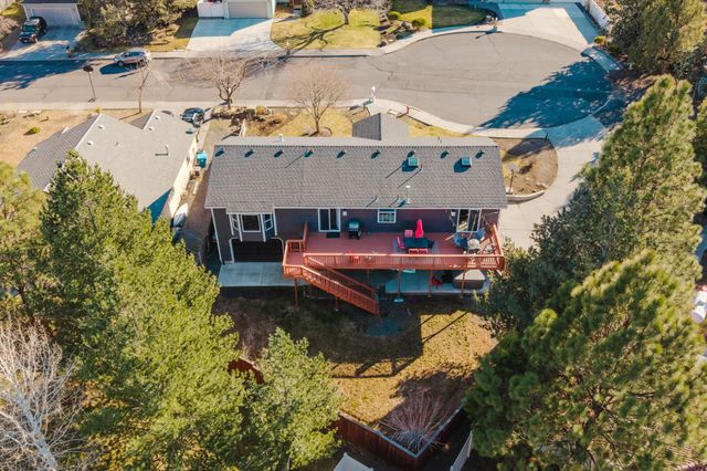 929 NE Lena Place, Bend, OR 97701