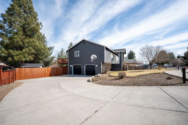 929 NE Lena Place, Bend, OR 97701