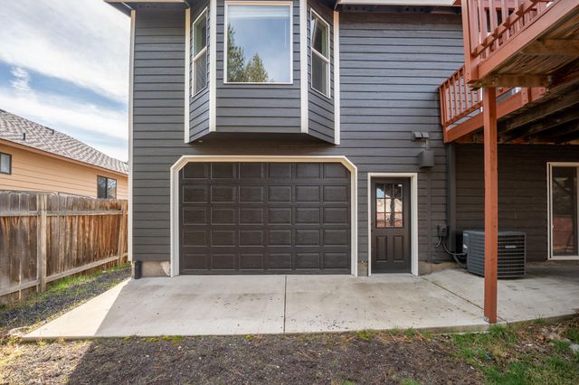 929 NE Lena Place, Bend, OR 97701