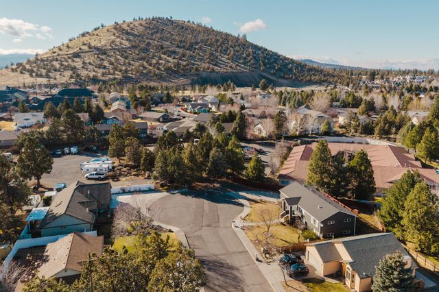 929 NE Lena Place, Bend, OR 97701