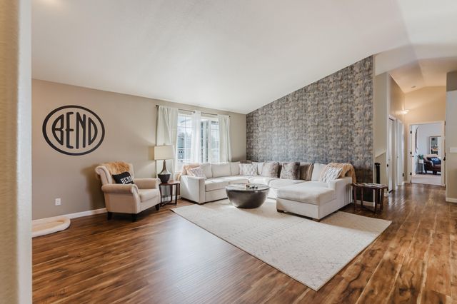 929 NE Lena Place, Bend, OR 97701