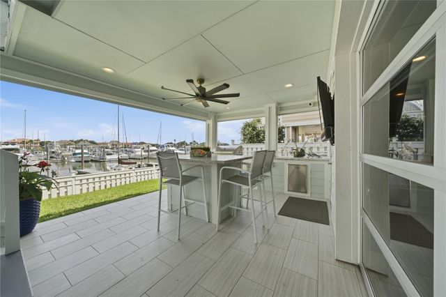 2174 Marina Way, Kemah, TX 77565