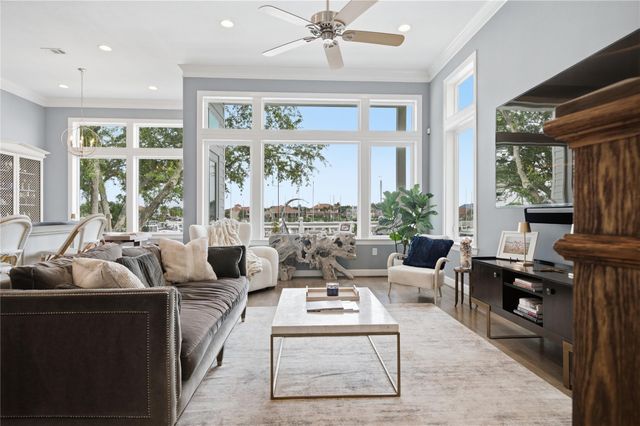 2174 Marina Way, Kemah, TX 77565