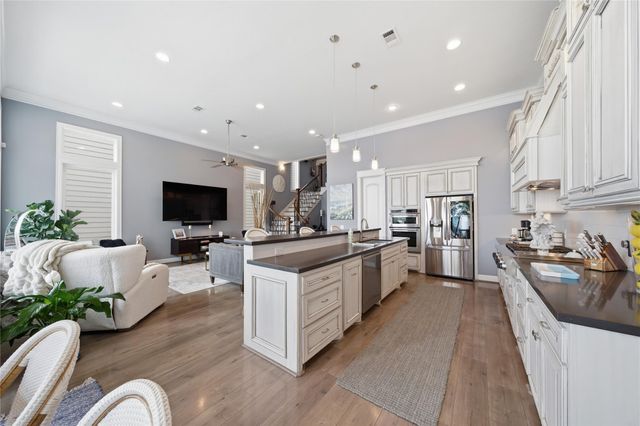 2174 Marina Way, Kemah, TX 77565