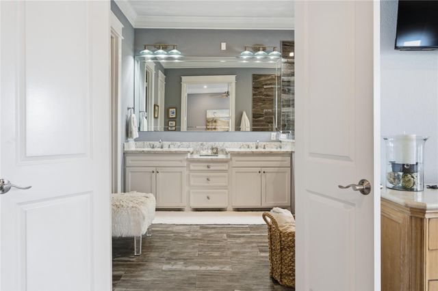2174 Marina Way, Kemah, TX 77565