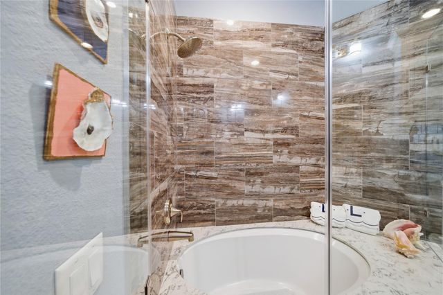 2174 Marina Way, Kemah, TX 77565