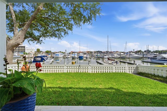 2174 Marina Way, Kemah, TX 77565