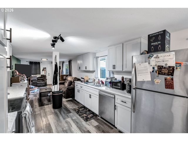 2824 Se 111TH Ave, Portland, OR 97266