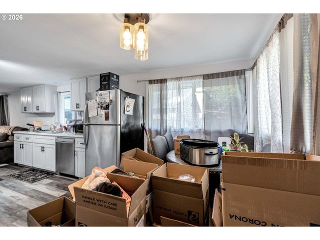 2824 Se 111TH Ave, Portland, OR 97266
