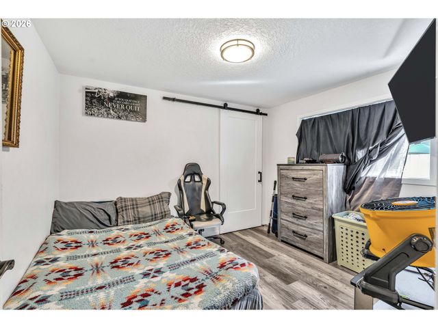 2824 Se 111TH Ave, Portland, OR 97266