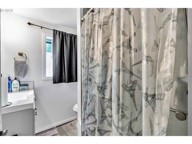 2824 Se 111TH Ave, Portland, OR 97266