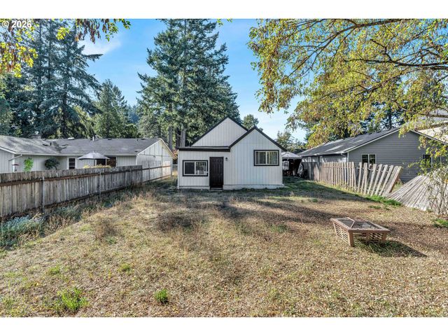 2824 Se 111TH Ave, Portland, OR 97266