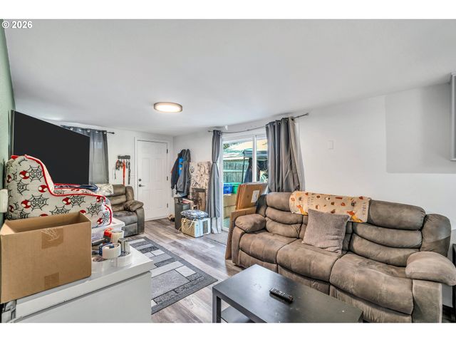 2824 Se 111TH Ave, Portland, OR 97266