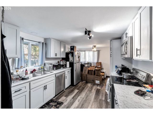 2824 Se 111TH Ave, Portland, OR 97266