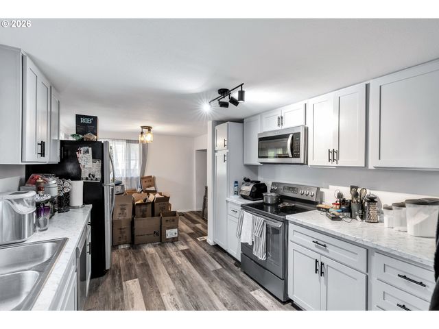 2824 Se 111TH Ave, Portland, OR 97266