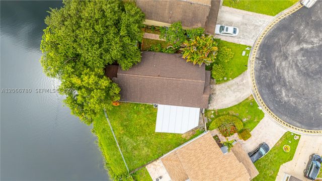 5560 SW 98th Way, Cooper City, FL 33328