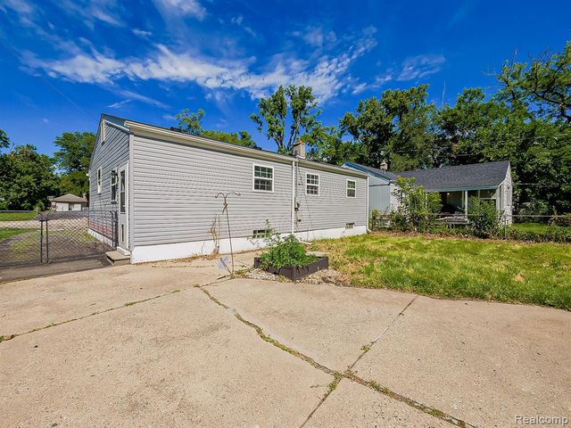 17424 Salem Street, Detroit, MI 48219