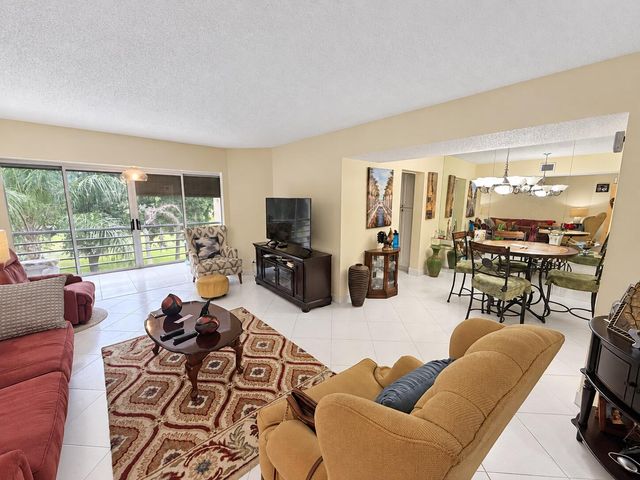 3810 VIA POINCIANA 303, Greenacres, FL 33467