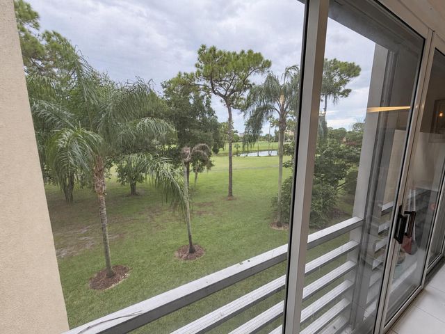 3810 VIA POINCIANA 303, Greenacres, FL 33467