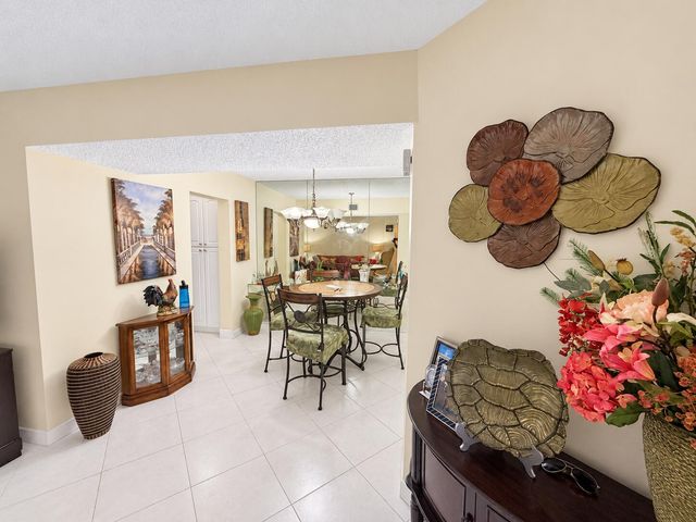 3810 VIA POINCIANA 303, Greenacres, FL 33467