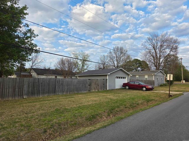 406 S. Rockingchair Rd., Paragould, AR 72450