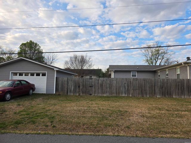 406 S. Rockingchair Rd., Paragould, AR 72450