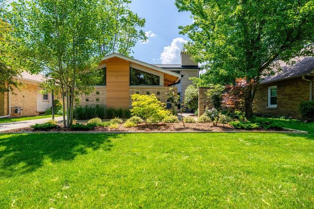 10201 W Park Ridge AVENUE, Milwaukee, WI 53222