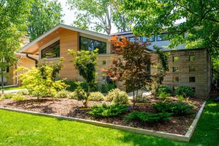 10201 W Park Ridge AVENUE, Milwaukee, WI 53222