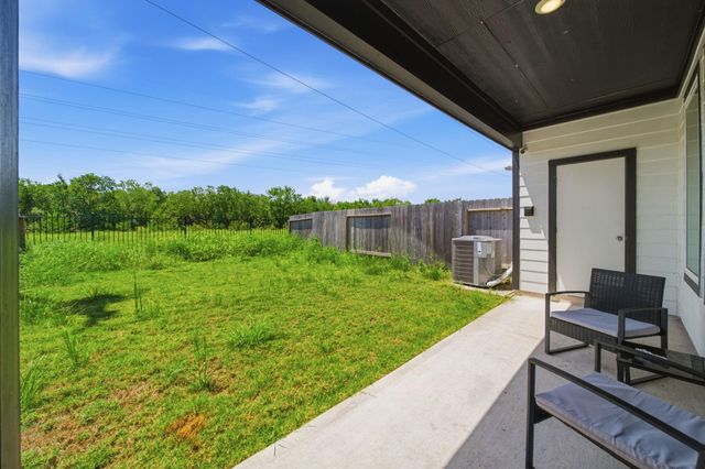 3218 Crown Gate Drive, Houston, TX 77047