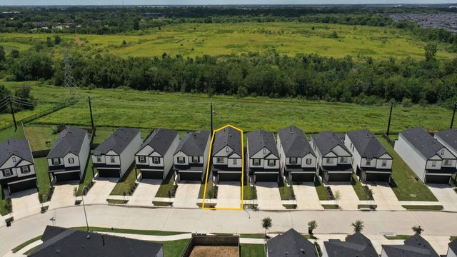 3218 Crown Gate Drive, Houston, TX 77047