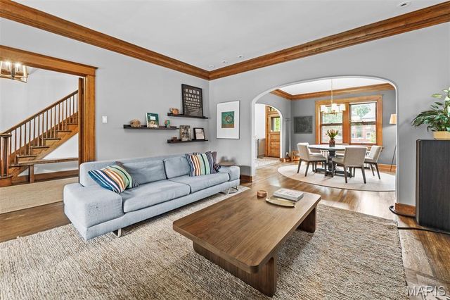 3661 Utah Place, St Louis, MO 63116