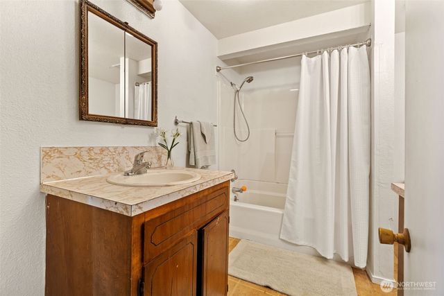 102 W Poplar Street, Shelton, WA 98584