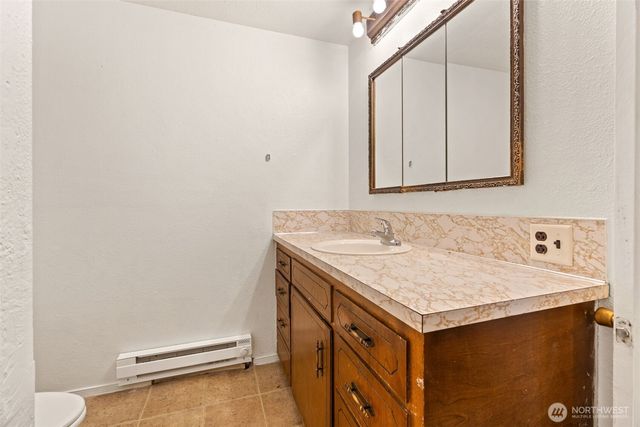 102 W Poplar Street, Shelton, WA 98584