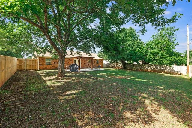 1716 E Shady Creek Drive, Guthrie, OK 73044
