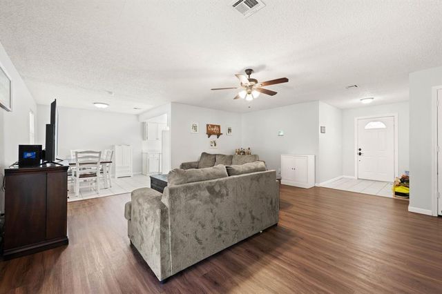 1716 E Shady Creek Drive, Guthrie, OK 73044