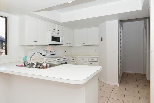 36 FAIRWAYS CIRCLE, Palm Coast, FL 32137