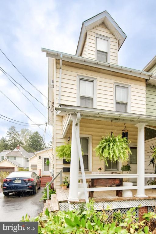 26 CENTRAL AVE, BERWYN, PA 19312 — exterior