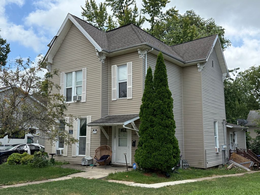 810 W Market Street, Bloomington, IL 61701