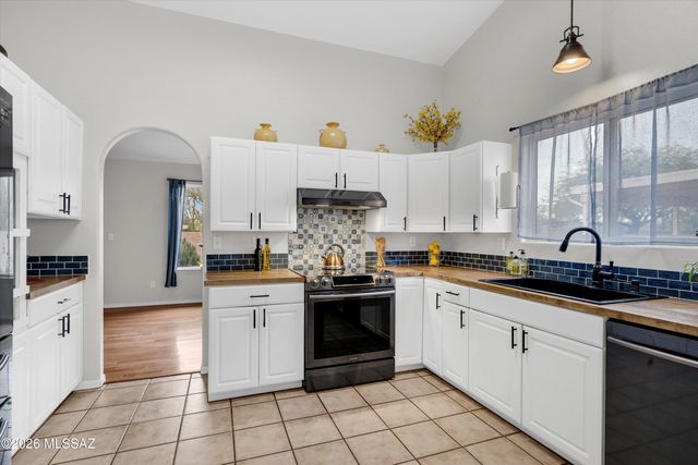 851 S Smokey Mountains Road, Tucson, AZ 85748