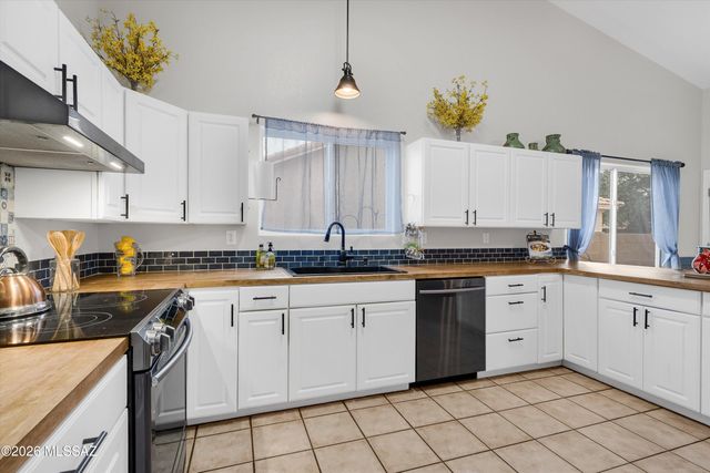 851 S Smokey Mountains Road, Tucson, AZ 85748