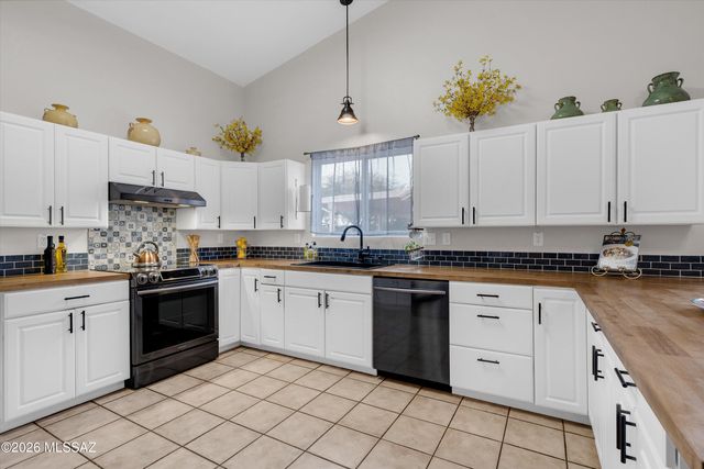 851 S Smokey Mountains Road, Tucson, AZ 85748