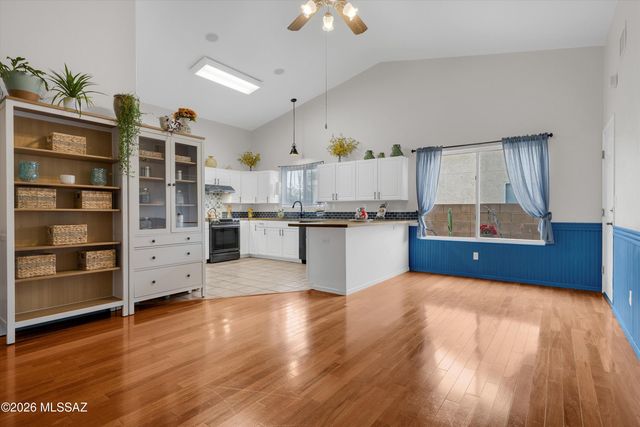 851 S Smokey Mountains Road, Tucson, AZ 85748