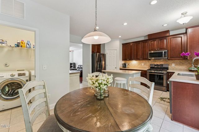 335 Anterbury Drive, Apex, NC 27502