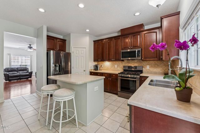 335 Anterbury Drive, Apex, NC 27502